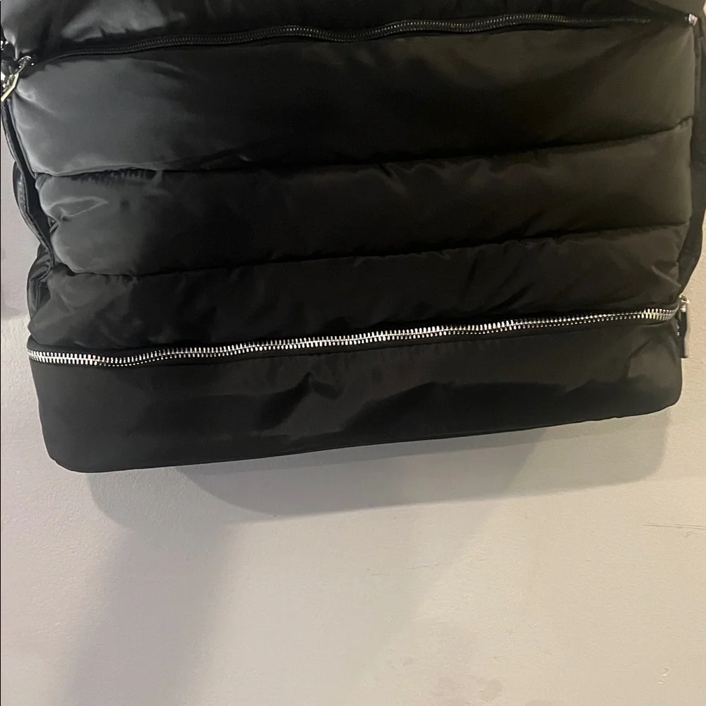 Black Quilted Puffer Weekender Bag - Men's Travel Shoulder & Top-Handle Bag